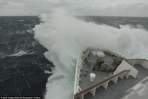 Пролив Дрейка, отделяющий Аргентину и Антарктиду, до сих пор считается одним из опаснейших мест для судовождения буря, корабли, море, океан, стихия, суда, фото, шторм