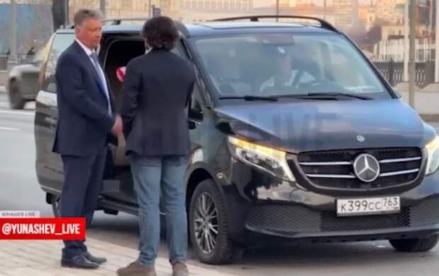 Глава иquot;Автовазаиquot; Соколов уехал с интервью на немецком иquot;Мерседесеиquot; в Махе