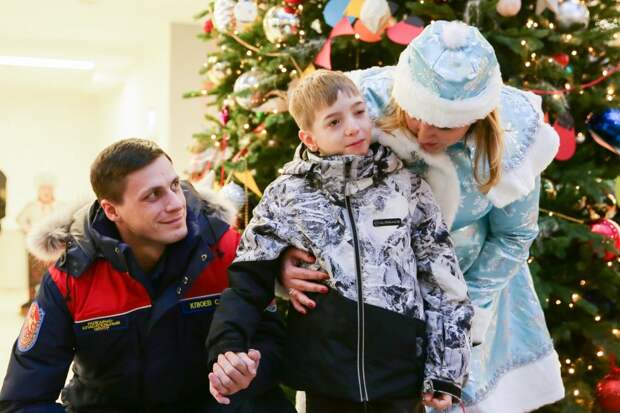 Предновогоднее волшебство: спасатели исполнили заветное желание мальчика Матвея Фото: Департамент ГОЧСиПБ
