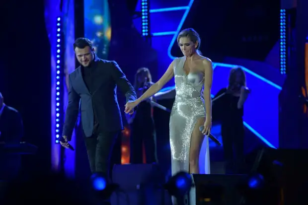 Макс Барских и Вера Брежнева готовы выступить для олигархов из России