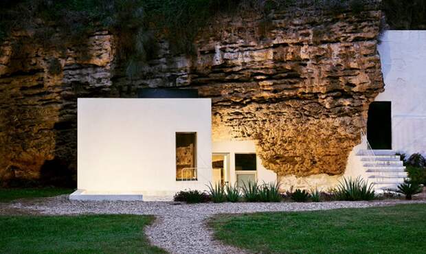 Cuevas del Pino - дом, построенный в пещере.