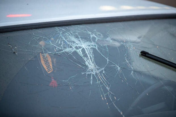 На проспекте Ленина в Туле столкнулись легковушка и такси