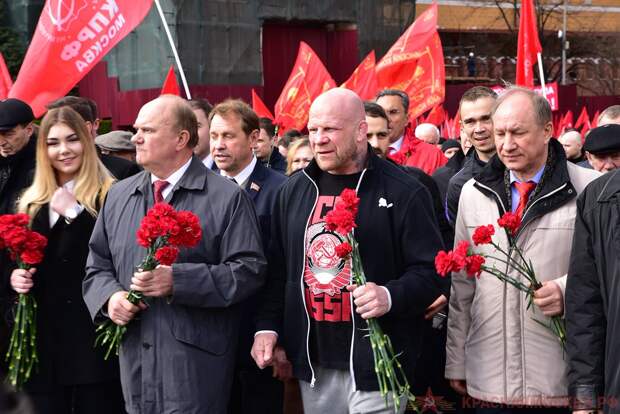 Джефф Монсон и Геннадий Зюганов возложили цветы к мавзолею в день рождения Ленина
