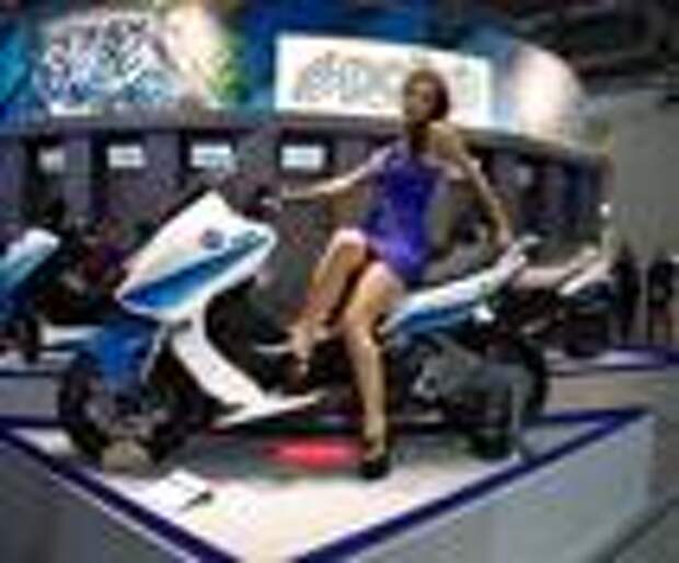 Самые красивые, самые сексуальные девушки мотосалона EICMA 2012