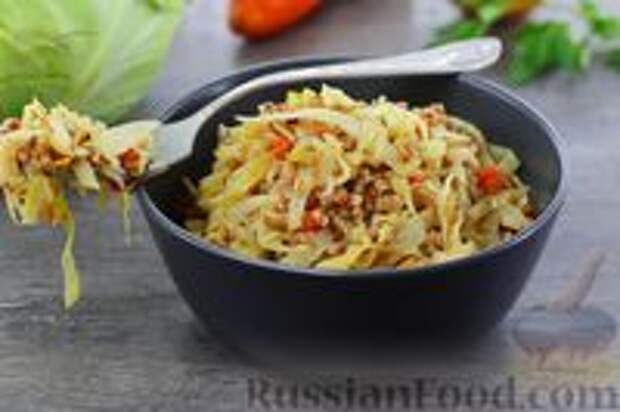 Фото к рецепту: Гречка с капустой и морковью