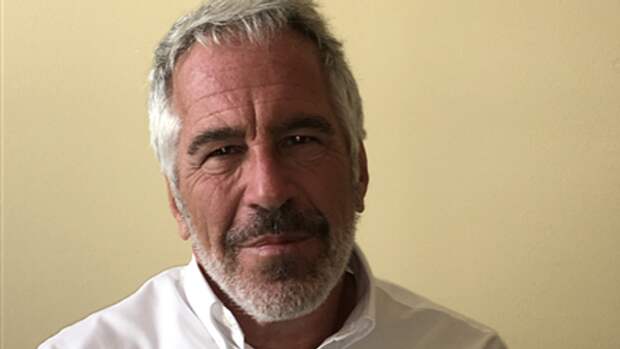 Педофильский скандал уничтожает Карла III. Почему в Британии Эпштейна объявили агентом КГБ