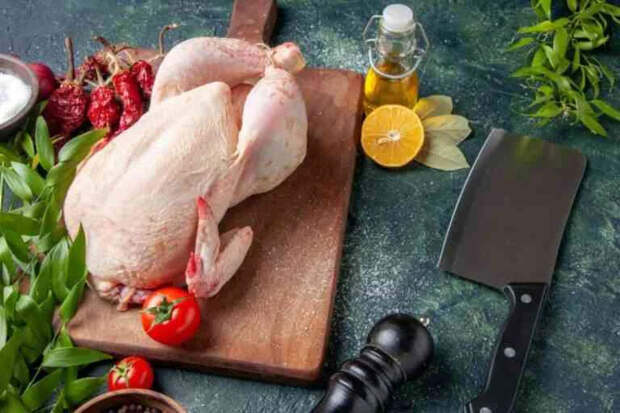 Никакого маринада, только соль и курица: гости попросят добавки