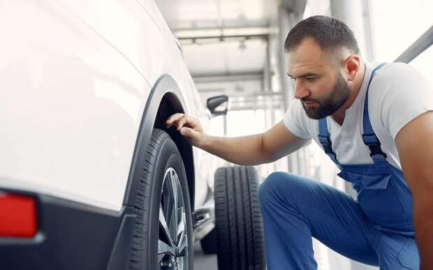 Протектор целый, а шину пора менять — как такое может быть?