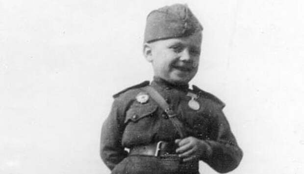 Спастись от карателей: история шестилетнего солдата Сталинградской битвы Спастись от карателей: история шестилетнего солдата Сталинградской битвы