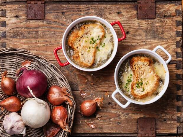 Суп с сыром и гренками — луковый суп по-французски