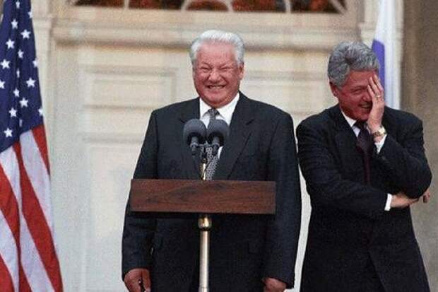 Неблагодарные немцы: Сначала обещание не расширять НАТО было «не обязательным», а потом подкупили Горбачева и Ельцина