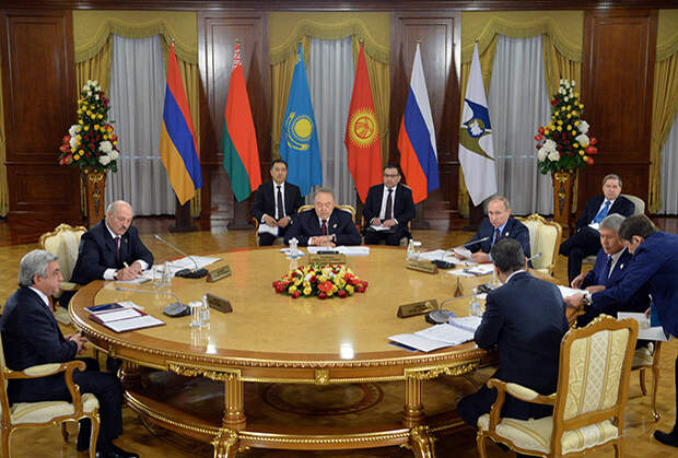 Лидеры стран-членов ЕАЭС на саммите в Астане. 31 мая 2016