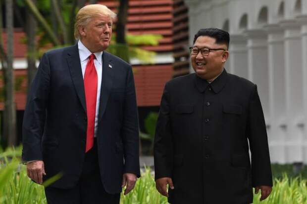 Трамп и Ким Чен Ын во время своей встречи. Июнь 2018 года.
