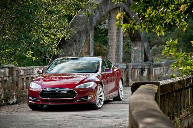 Tesla построит сеть электрозаправок в России
