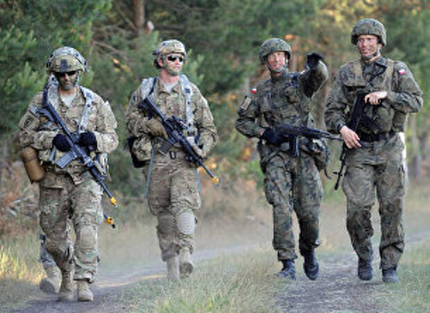 Солдаты польской армии и армии США во время учений НАТО Анаконда-2016 на территории Польши. 7 июня 2016