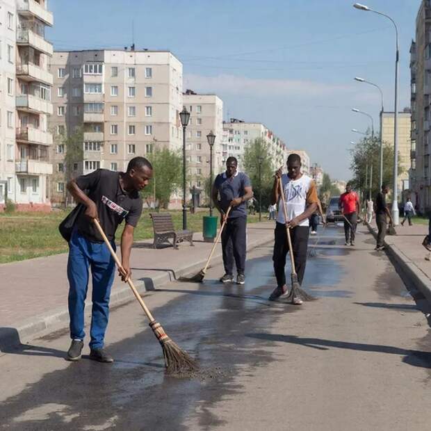 Оренбург нанял африканцев для уборки улиц