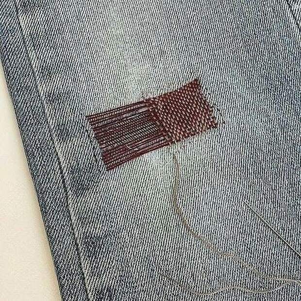 Штопка может быть стильной — гениальные идеи на джинсах