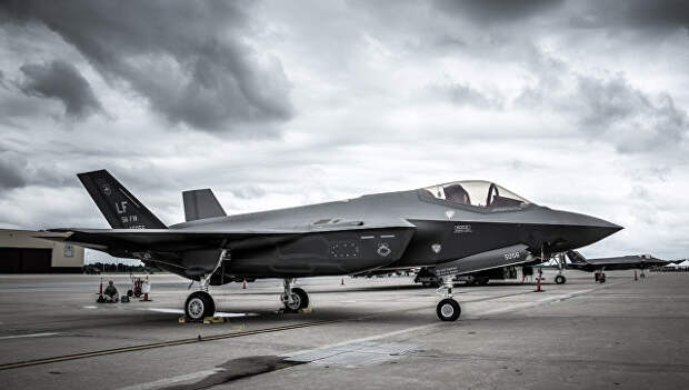 Американский истребитель F-35. Архивное фото Американский истребитель F-35. Архивное фото