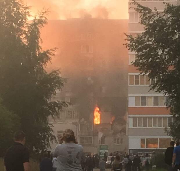 Под завалами дома в Ярославле ищут ребёнка