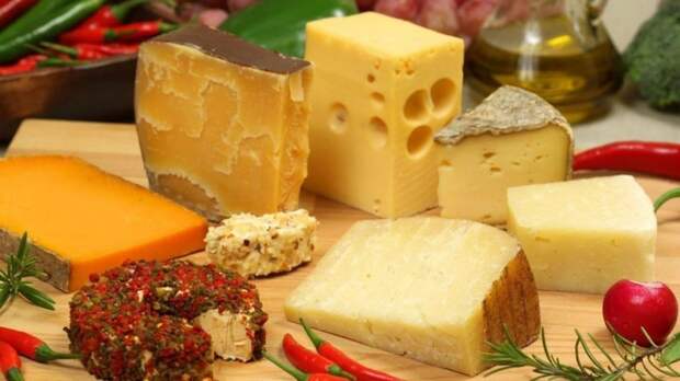 Гости смогут попробовать как классические сорта сыра, так и авторские / Fotobank