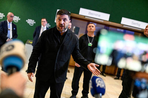 Зеленский перешел с украинского на русский в ходе выступления в Вильнюсе