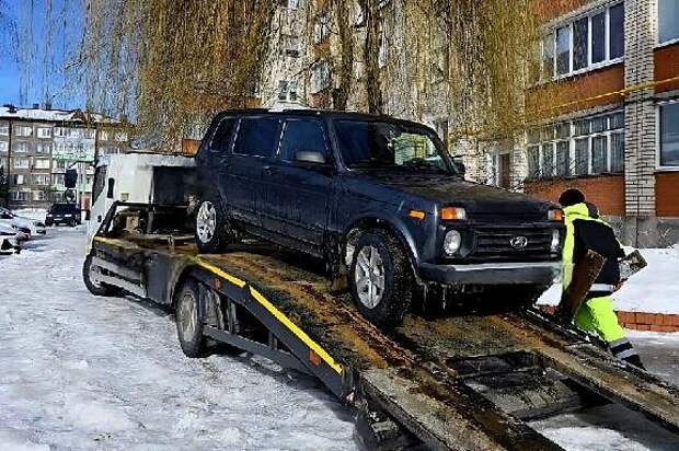Жительница Мичуринска лишилась автомобиля за долги по кредитам в сумме 7 млн рублей