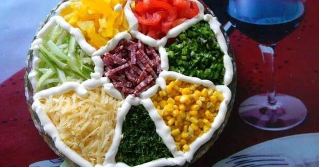 Праздничный салат Лето. Отличны й салатик из сезонных овощей