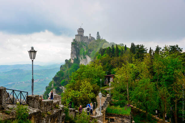 Путешествие по одному из самых маленьких государств в мире