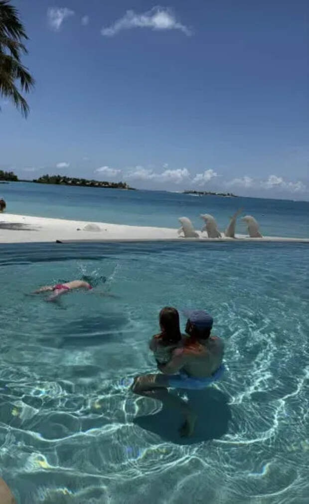 Антон Петров с дочерьми