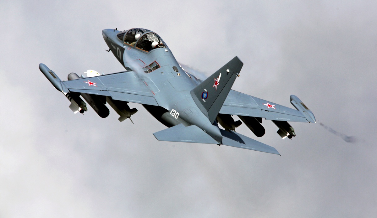 Трансформер Як-130: из «летающей парты» в ударный самолет