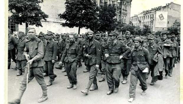 Немецкие пленные на киевских улицах