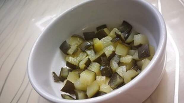 Фото к рецепту: Чудо рецепт маринованного солёного огурца за 10 минут.