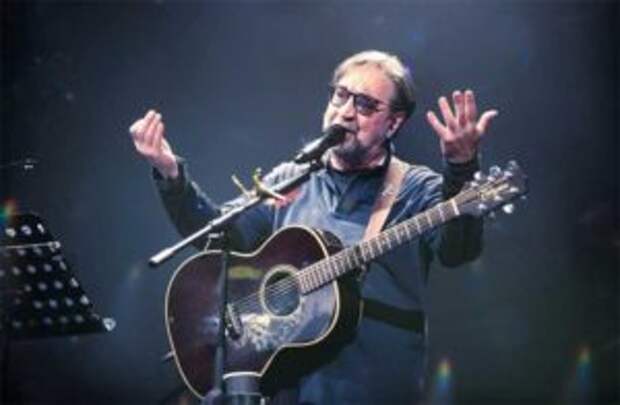 Лидер группы «ДДТ» отказался выступать в зале с Z-символикой в Тюмени