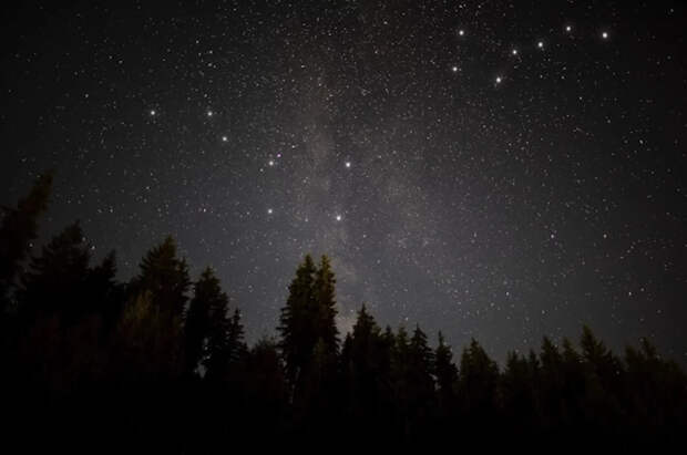 Эксперт Чумаков рассказал об ожидаемых в апреле астрономических явлениях