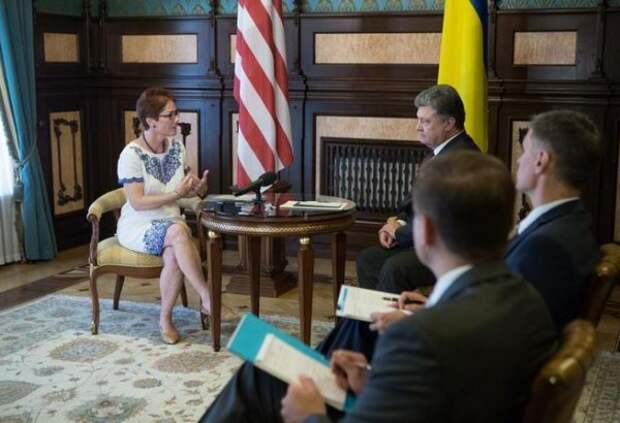Посол США выкручивает Порошенко… руки Посол США выкручивает Порошенко… руки
