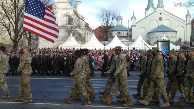 Кто бы мог подумать в далеком 1987-м году, что СССР развалится, а на параде в Риге  станут маршировать солдаты США и НАТО. Рига, 18 ноября 2018.