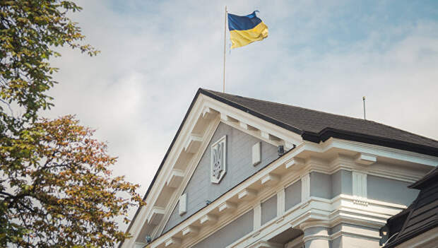 Флаг на здании Службы безопасности Украины в Киеве. Архивное фото Флаг на здании Службы безопасности Украины в Киеве. Архивное фото