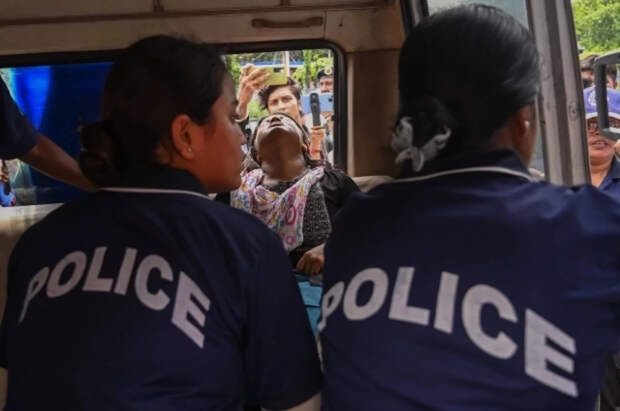 В Индии пропавшая девушка оставила после себя змеиную кожу