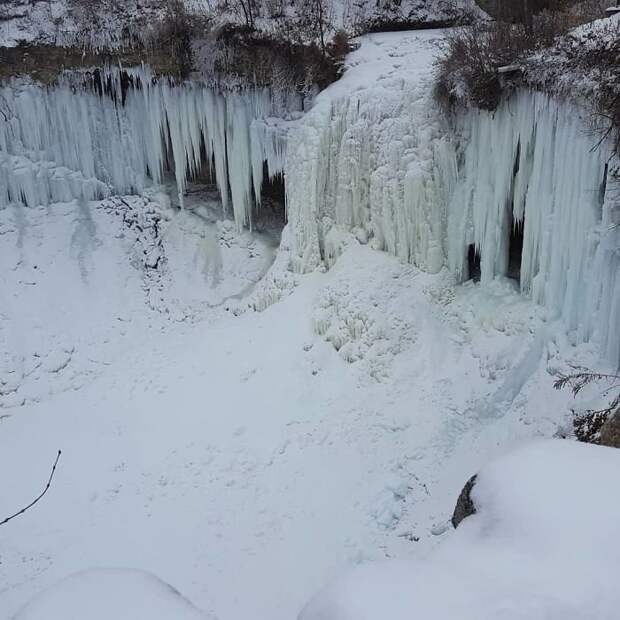 15. Замерзший водопад Миннехаха в Миннеаполисе канада, мороз, погода, сша, фото, холод, явление