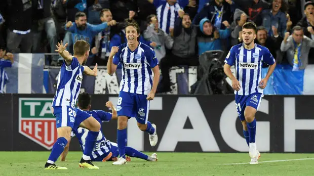 «Алавес» обыграл «Сельту» и вышел в лидеры чемпионата Испании по футболу