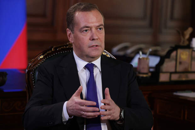 Медведев допустил восстановление контактов с Западом в будущем