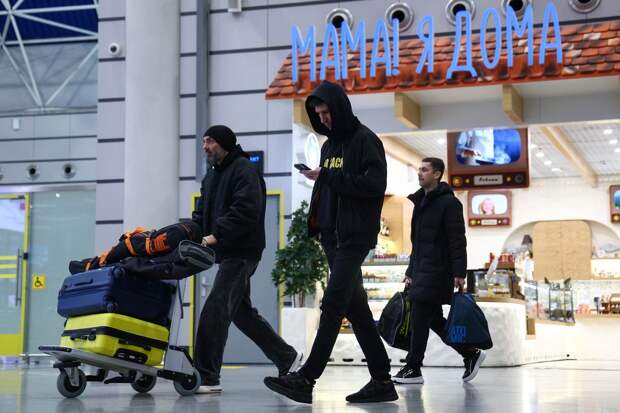 В аэропорту Сочи ввели временные ограничения на прием и выпуск самолетов