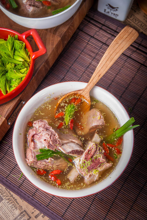 Мясной суп с хвойной пылью. "Макс Фрай" Литературная кухня, из Одессы с морковью, длиннопост, еда, рецепт, кулинария, Макс фрай