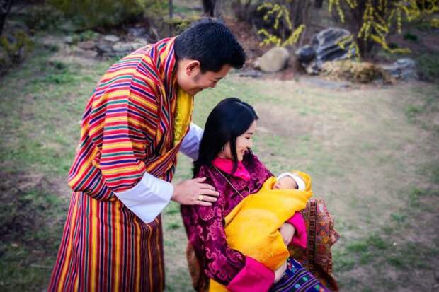 В Бутане рождение принца отпраздную высадкой леса из 108 000 деревьев берите пример, бутан, наследник, новый лес, праздник