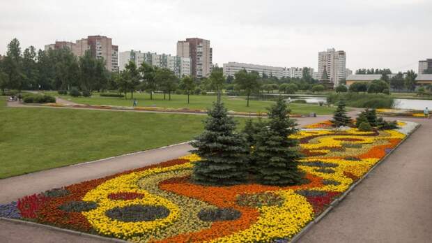 Урны, клумбы и фонтаны в парках Петербурга будут узаконены