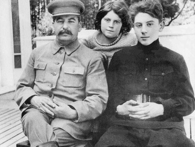 сталин дети внуки
