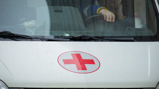 Женщина погибла из‑за обрушения крыши на остановке на Камчатке