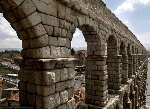 Roman Aqueduct, Segovia, Spain