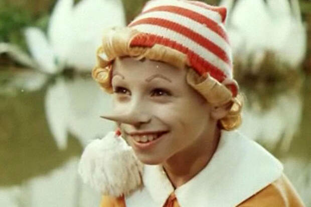 ТАСС: Мосгорсуд запретил скачивать песню Бу-ра-ти-но через Apple Music