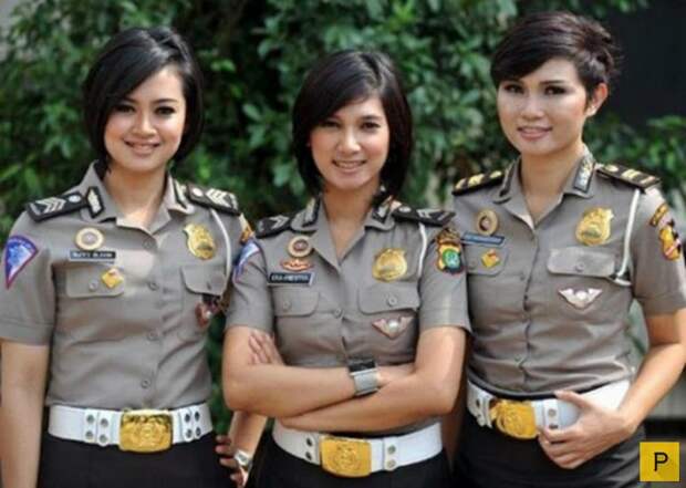 Девушки-полицейские из разных стран мира (26 фото)